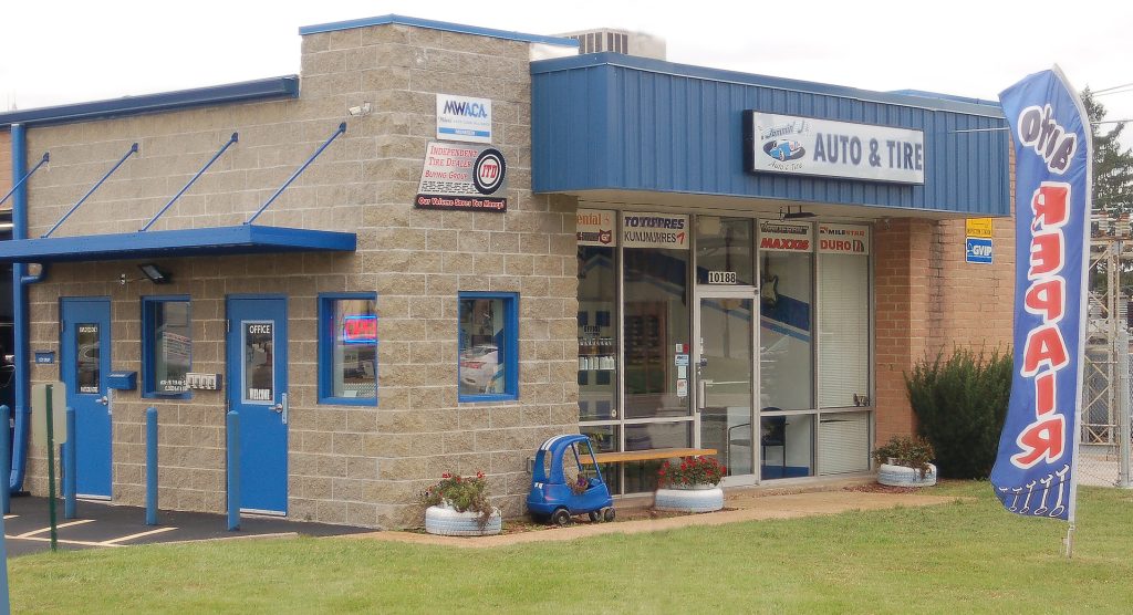 JamminJAuto.com | Expert Auto Repair in St. Louis 5 Final shop left view