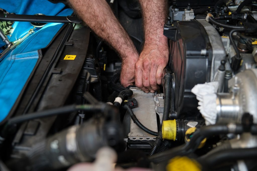 Car and Truck Air Conditioning Repair: Boost Cooling Performance 6 Car and Truck Air Conditioning Repair: Boost Cooling Performance
