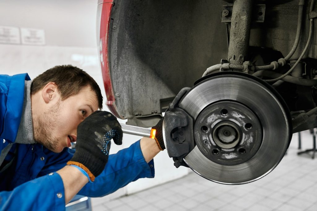 How to Find a Reliable Auto Brake Repair Mechanic: 10 Essential Tips 5 How to Find a Reliable Auto Brake Repair Mechanic: 10 Essential Tips