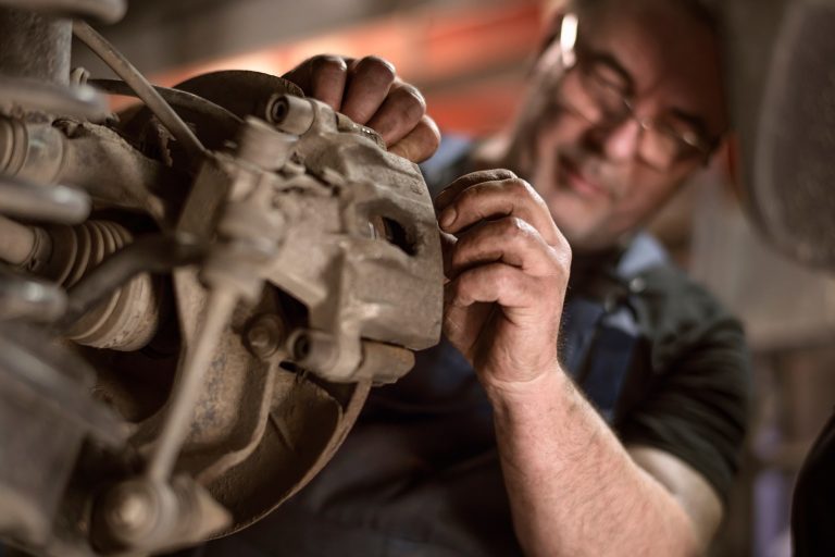 Jammin J Auto | St. Louis Auto Repair near me, Car Fluid Flush St. Louis, Auto Suspension Repair 8 Auto and Brake Repair in Olivette, MO | Trusted Local Technicians